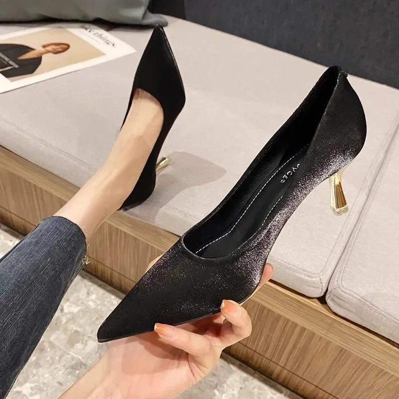 Stützende und stilvolle orthopädische Schuhe