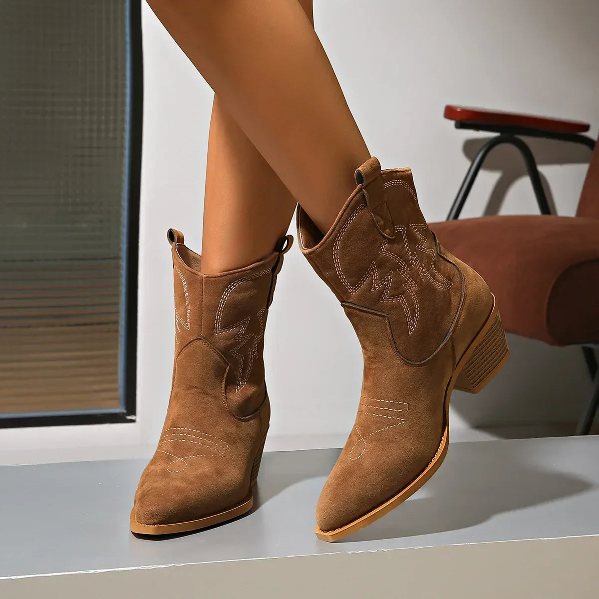 Maßgeschneiderte und bequeme orthopädische Stiefel