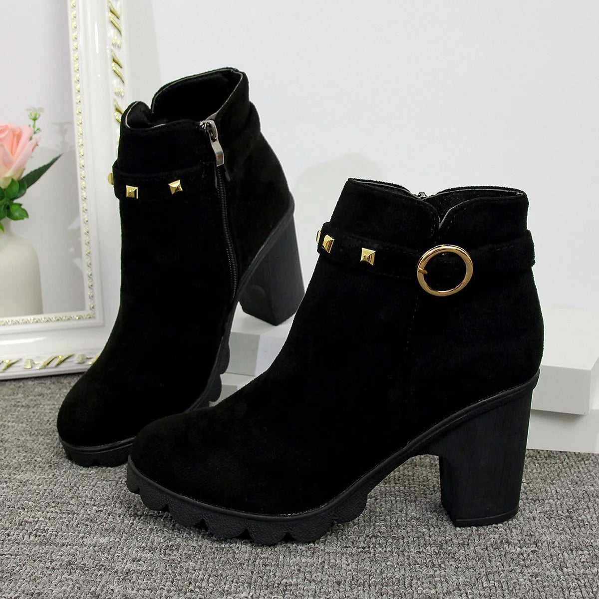 Maßgeschneiderte und bequeme orthopädische Stiefel