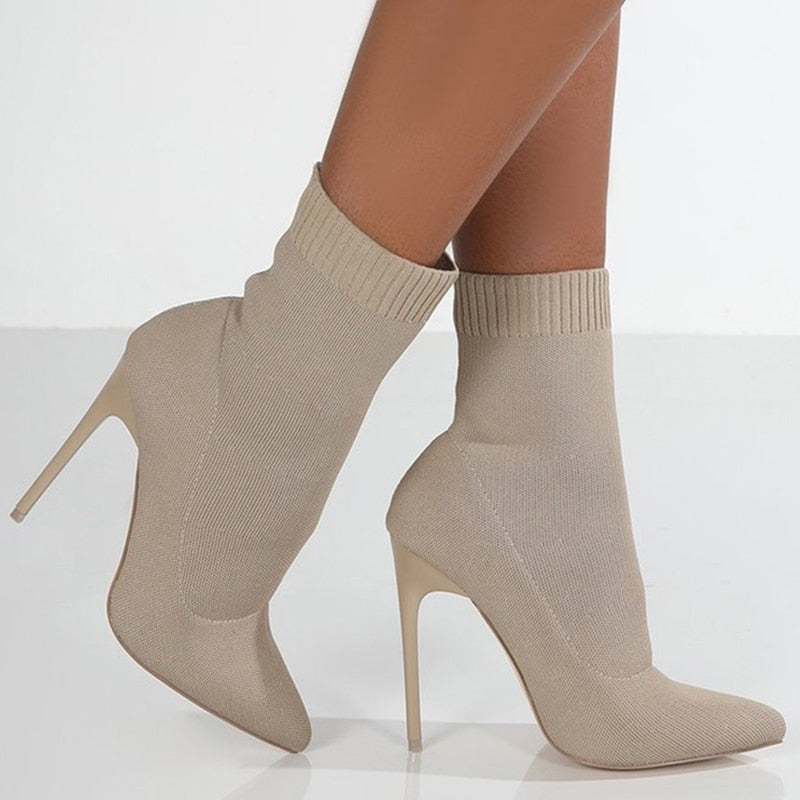Anmutige Orthopädische Stiefel für modernen Look