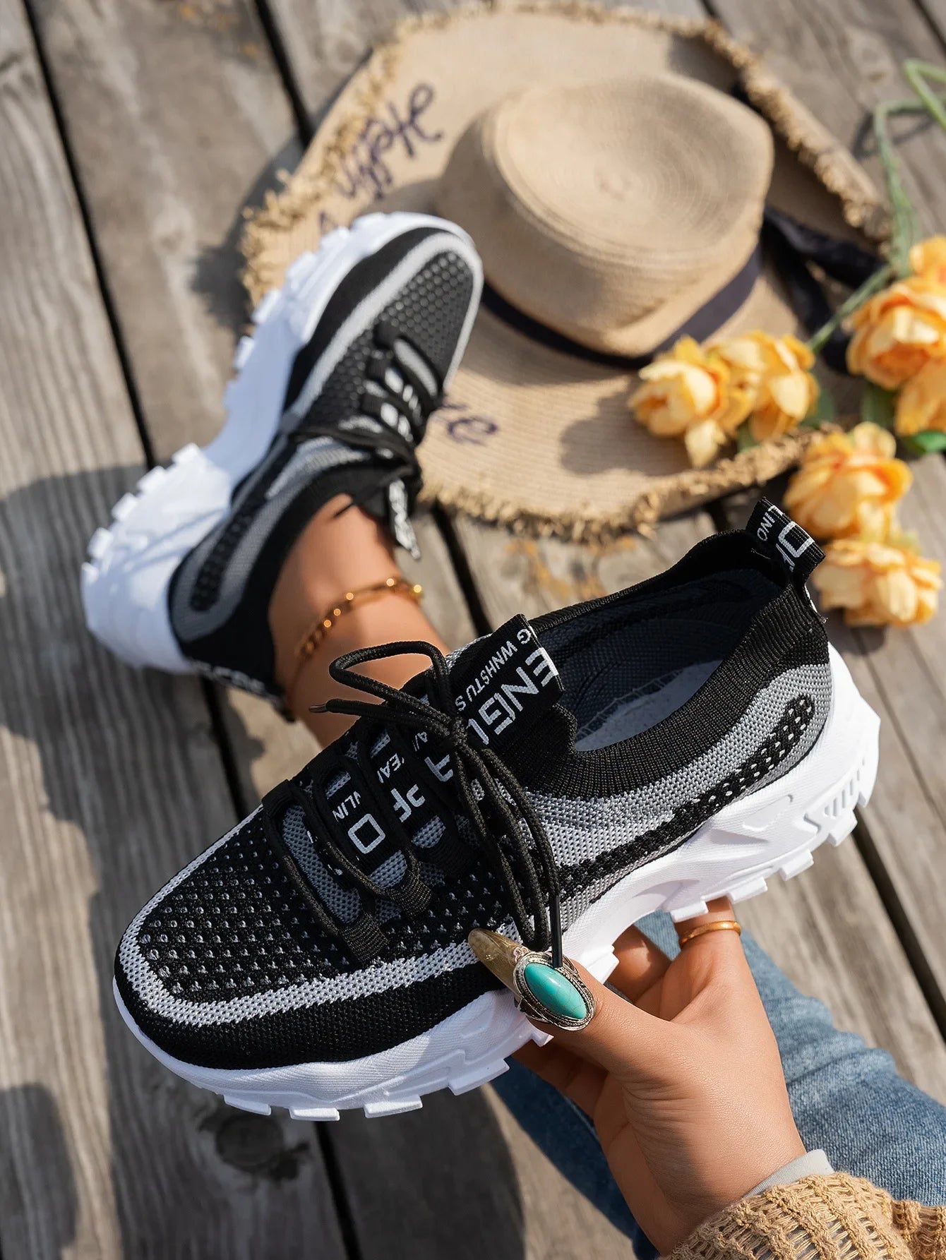 Stützende und stilvolle orthopädische Turnschuhe