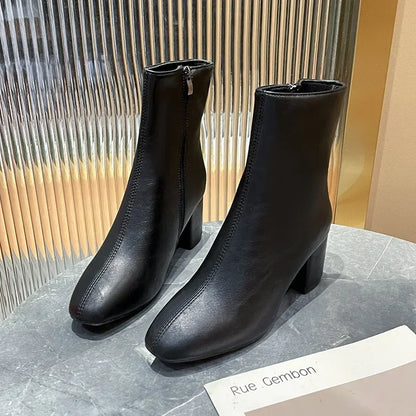 Stützende und stilvolle orthopädische Stiefel