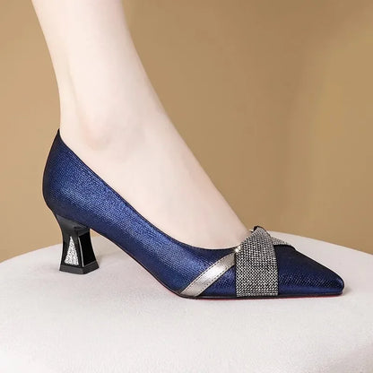 Elegante und stützende orthopädische Schuhe