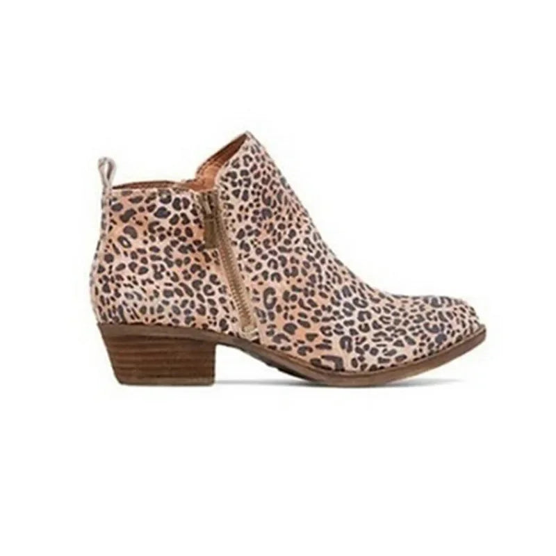 Bequeme und modische orthopädische Stiefel