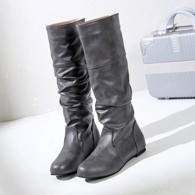 Modische und stützende orthopädische Stiefel