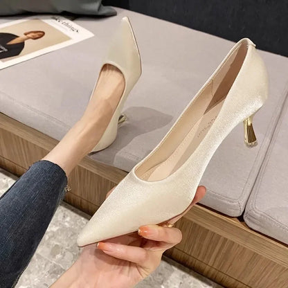 Stützende und stilvolle orthopädische Schuhe