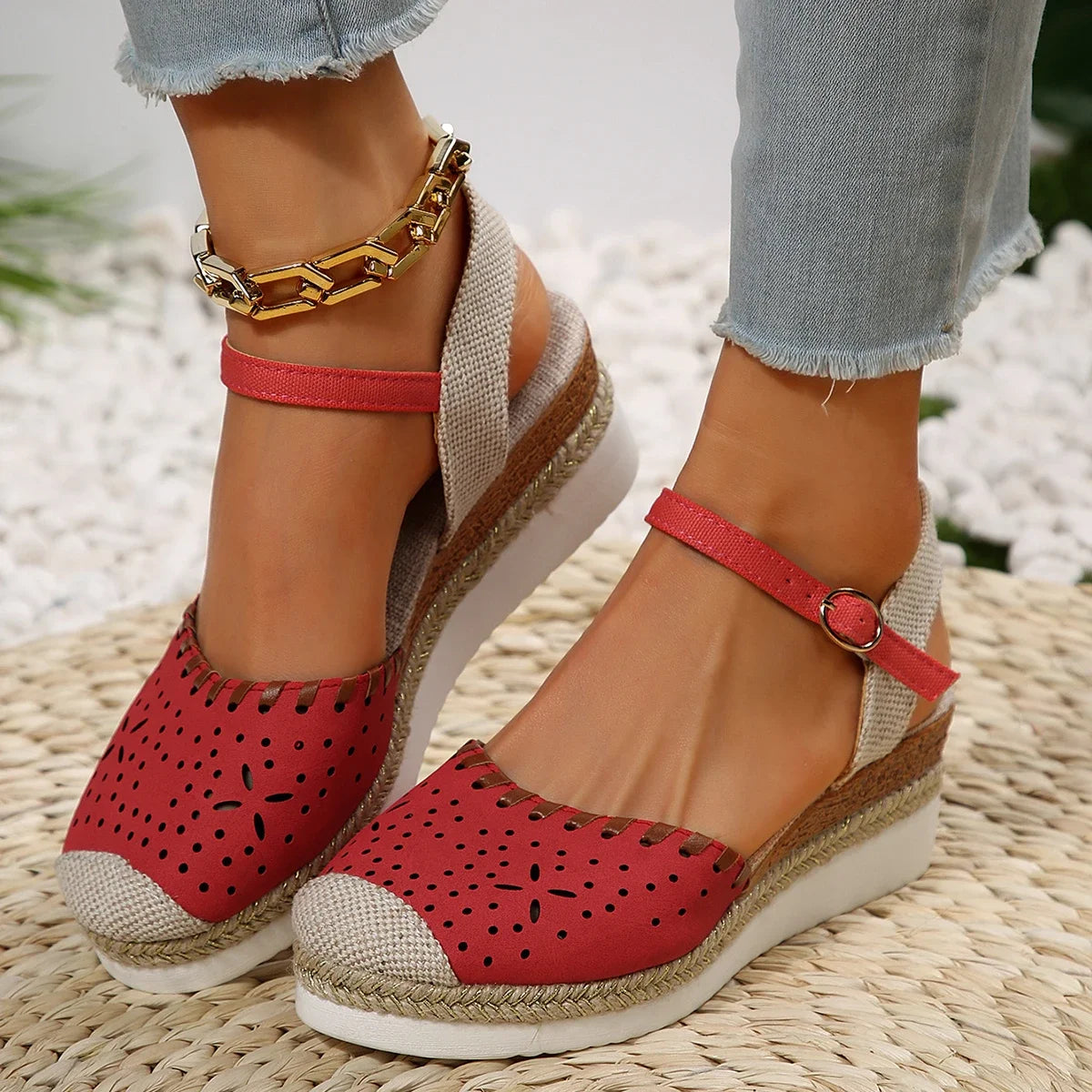 Vielseitige und stützende orthopädische Sandalen
