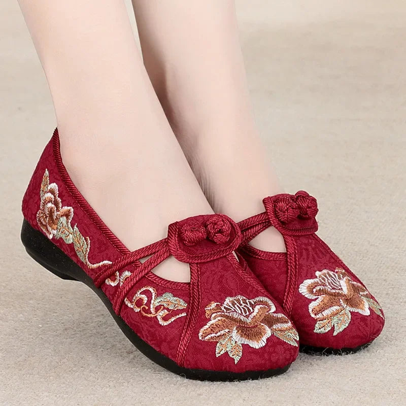 Elegante und stützende orthopädische Slipper
