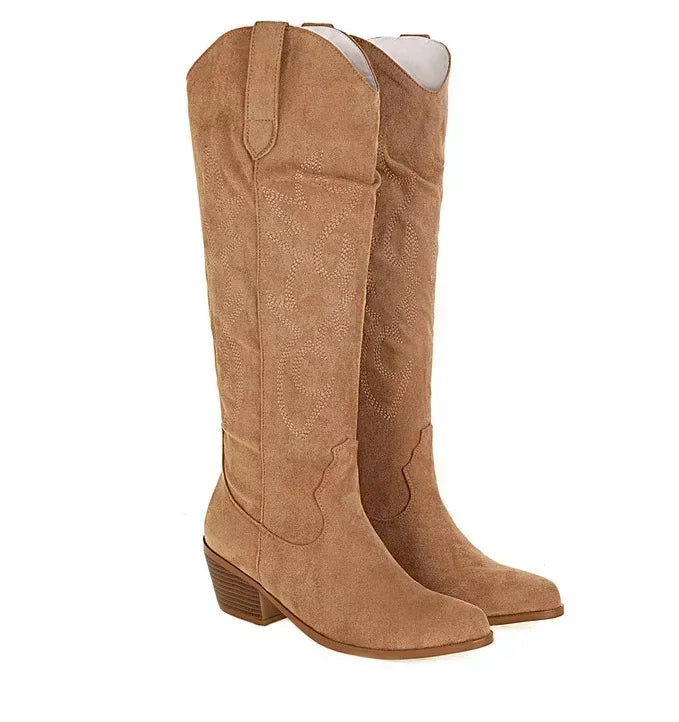 Stützende und stilvolle orthopädische Stiefel