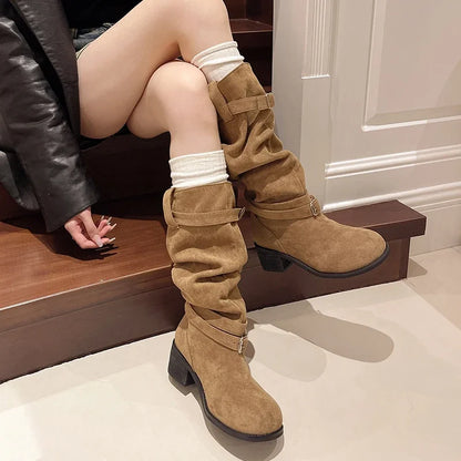 Lässige und stützende orthopädische Stiefel