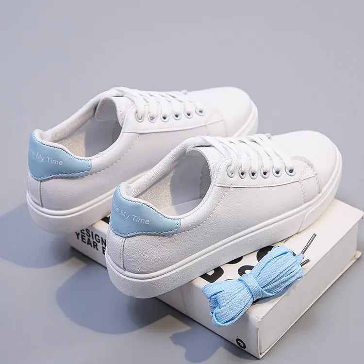 Elegante und stützende orthopädische Turnschuhe