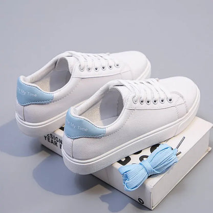 Elegante und stützende orthopädische Turnschuhe