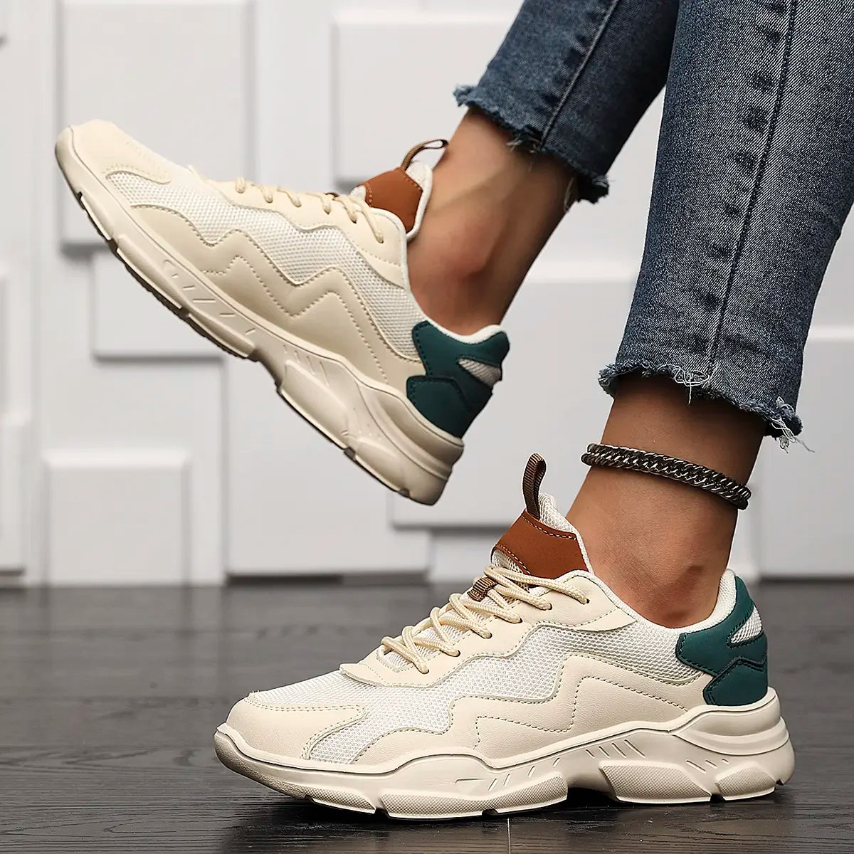 Bequeme und modische orthopädische Turnschuhe