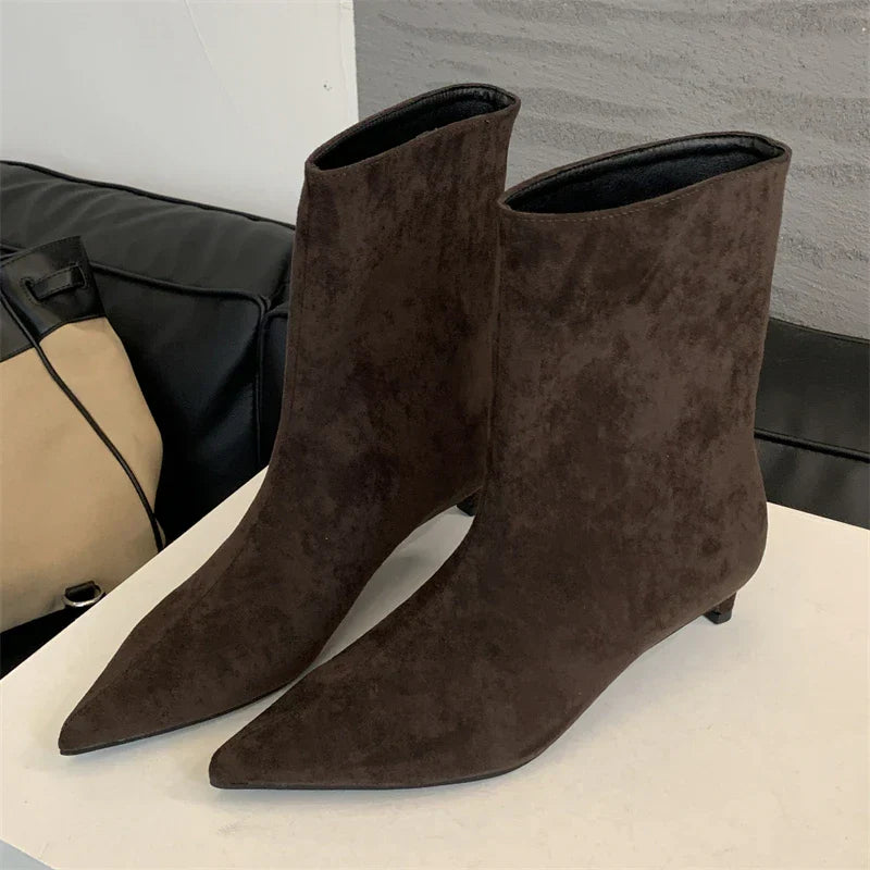 Anmutige Orthopädische Stiefel für modernen Look