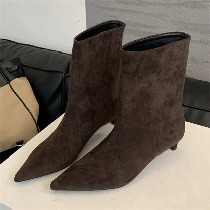Anmutige Orthopädische Stiefel für modernen Look