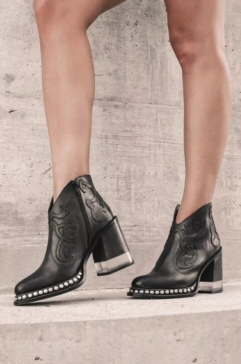 Anmutige Orthopädische Stiefel für modernen Look
