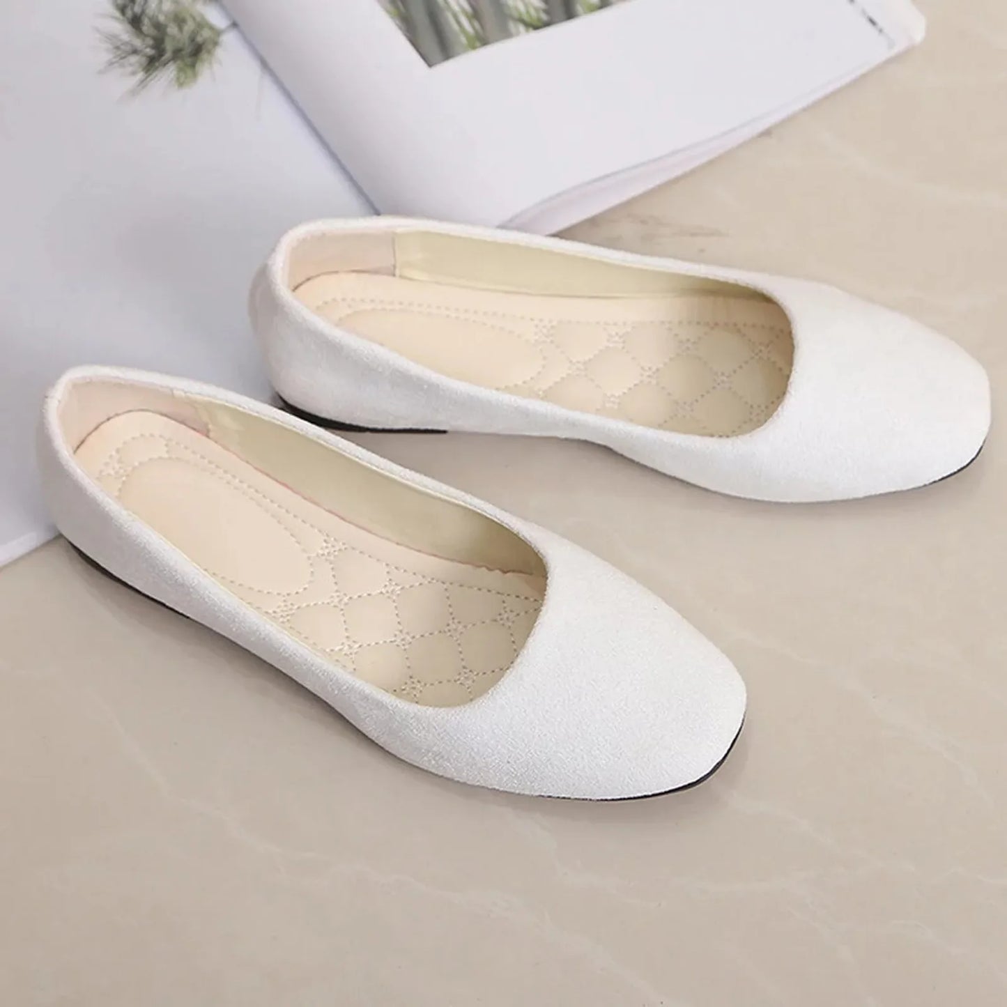 Stützende und trendige orthopädische Schuhe