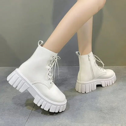 Elegante und stützende orthopädische Stiefel
