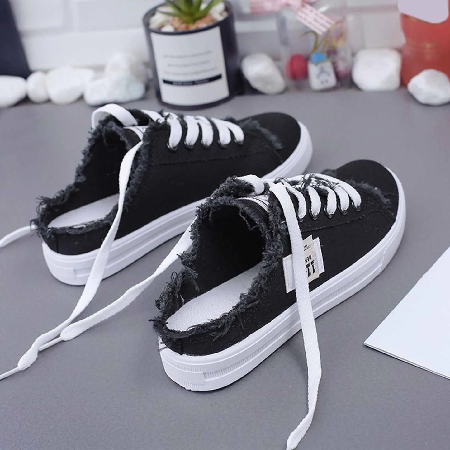 Elegante und stützende orthopädische Turnschuhe
