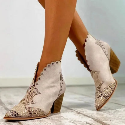 Lässige und stützende orthopädische Stiefel