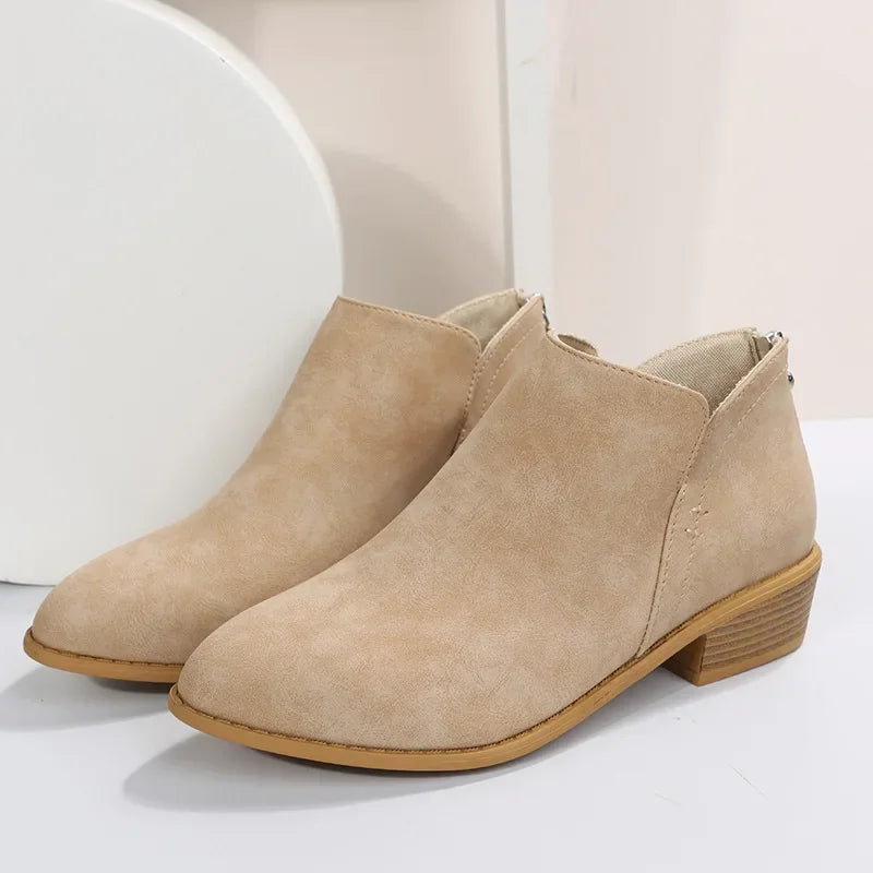 Elegante und stützende orthopädische Stiefel