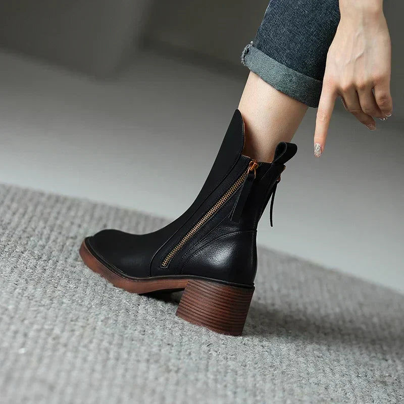 Schicke Orthopädische Stiefel mit einzigartigem Design