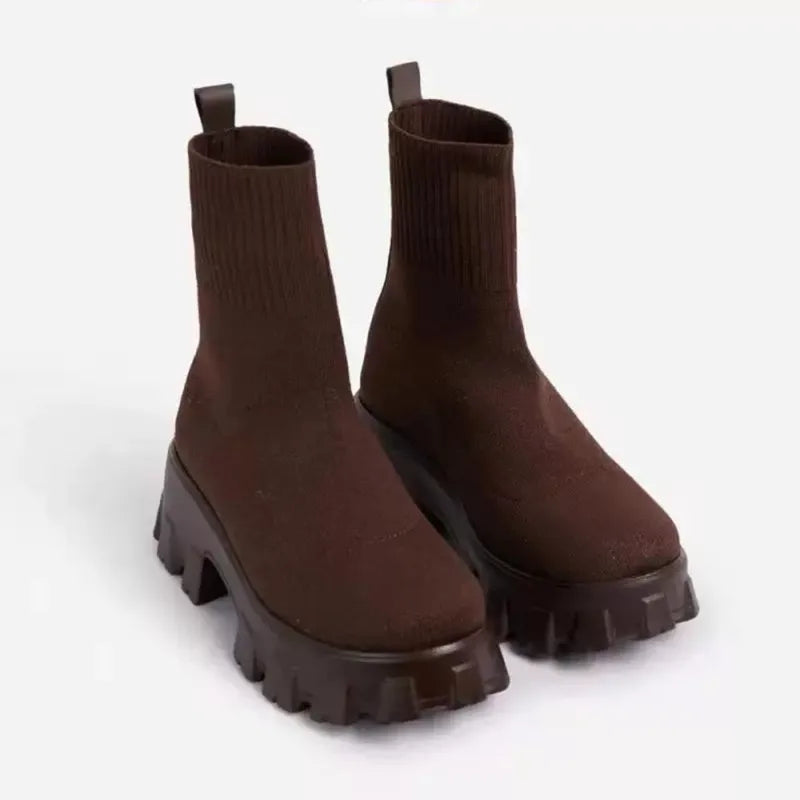 Modische und stützende orthopädische Stiefel