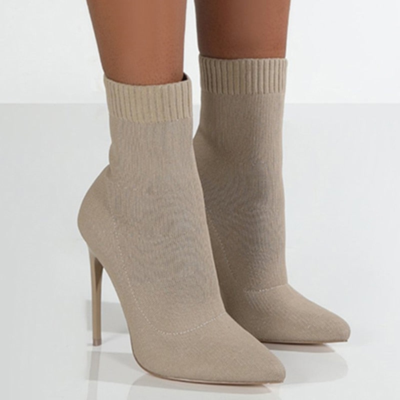 Anmutige Orthopädische Stiefel für modernen Look