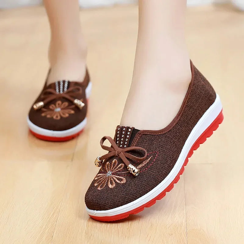 Elegante und stützende orthopädische Slipper