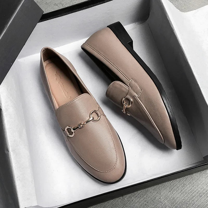 Bequeme und modische orthopädische Slipper