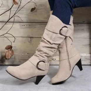 Stützende und trendige orthopädische Stiefel