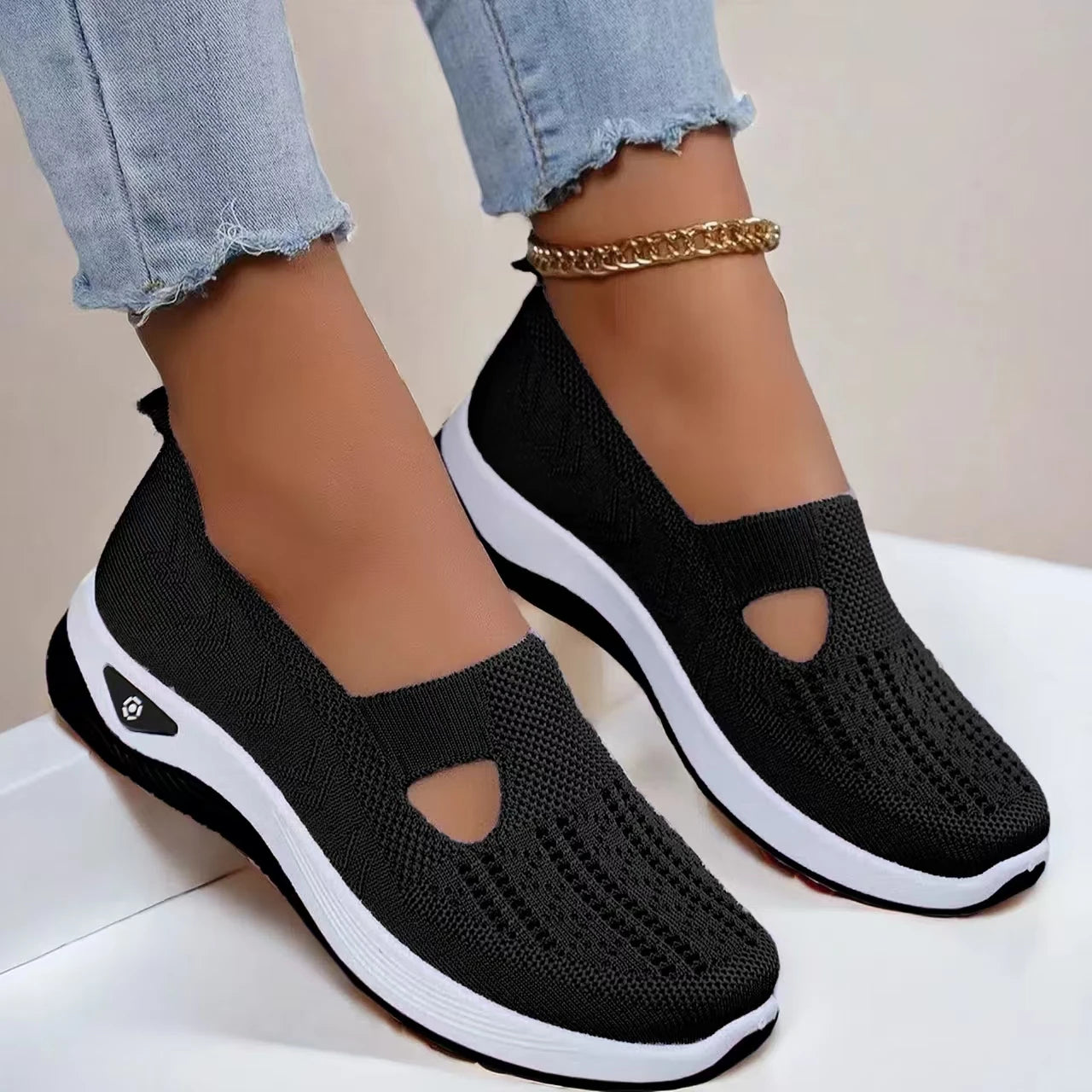 Stützende und stilvolle orthopädische Sandalen