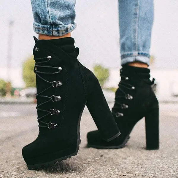 Maßgeschneiderte und bequeme orthopädische Stiefel