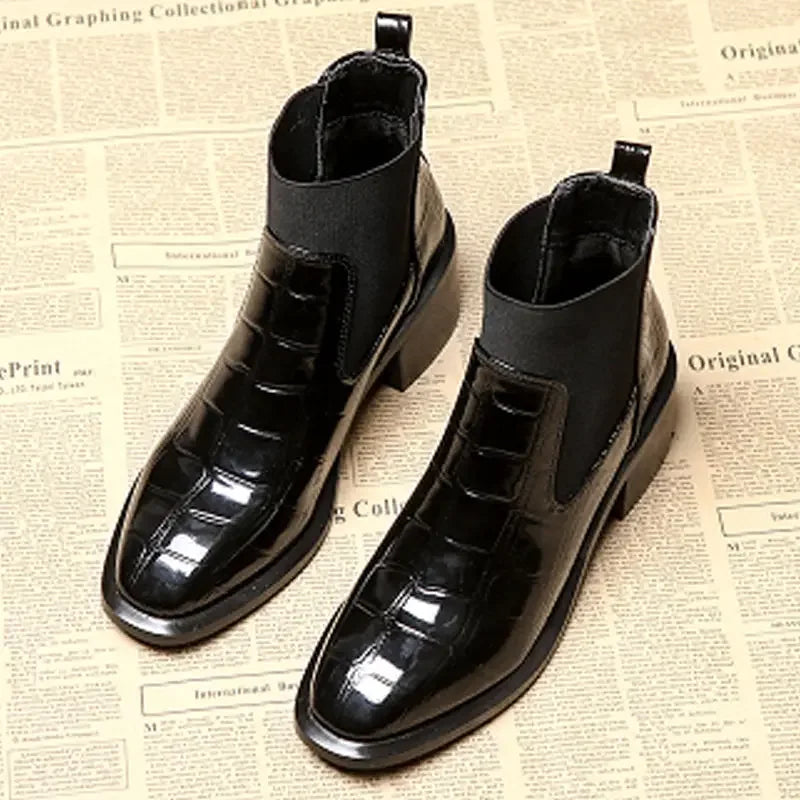 Maßgeschneiderte und bequeme orthopädische Stiefel