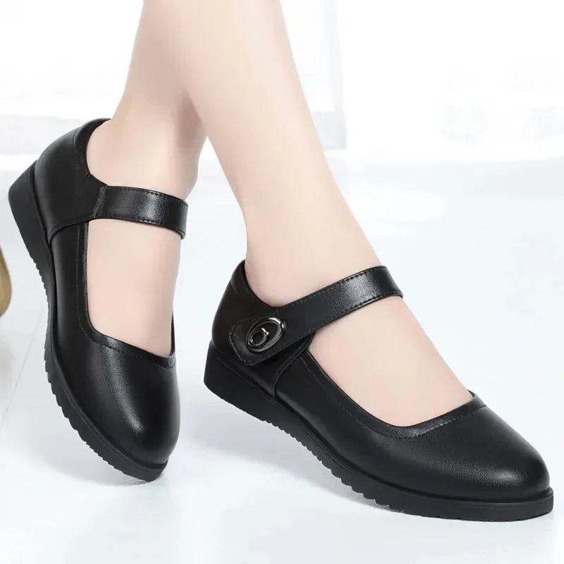 Elegante und stützende orthopädische Schuhe