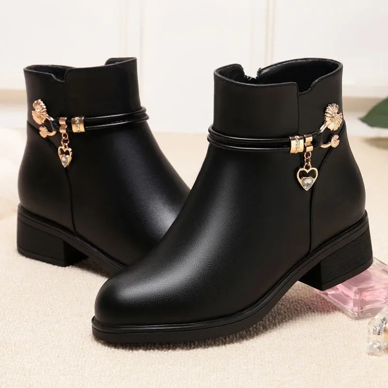 Maßgeschneiderte und bequeme orthopädische Stiefel