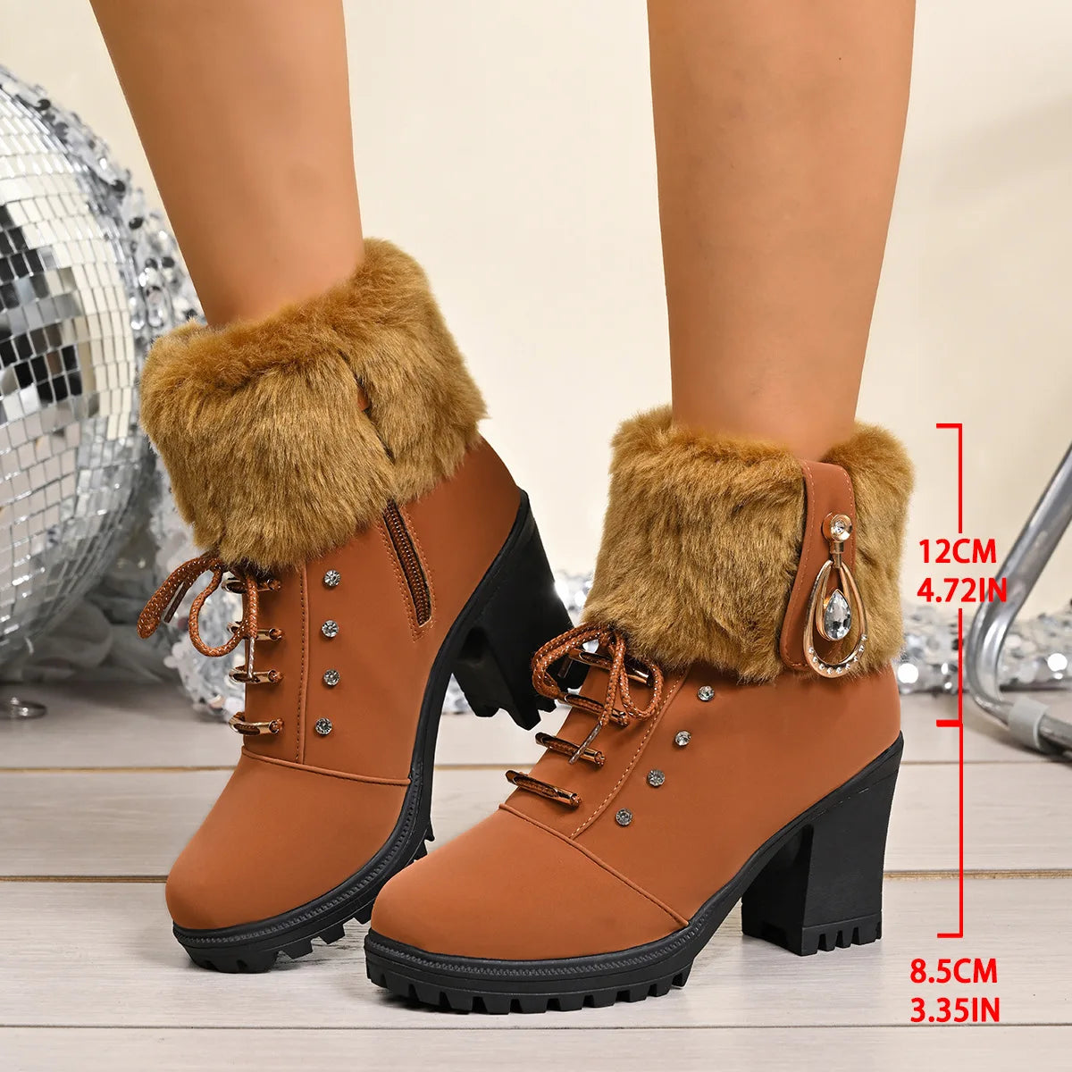 Stützende und trendige orthopädische Stiefel