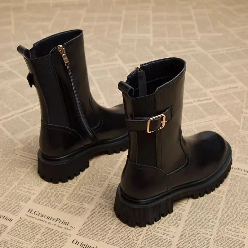 Stützende und trendige orthopädische Stiefel
