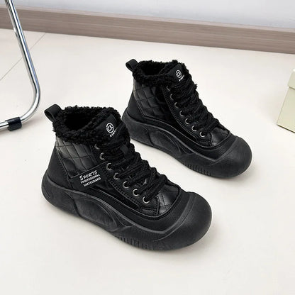 Modische und stützende orthopädische Stiefel