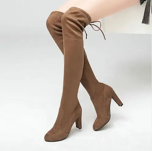 Stützende und stilvolle orthopädische Stiefel