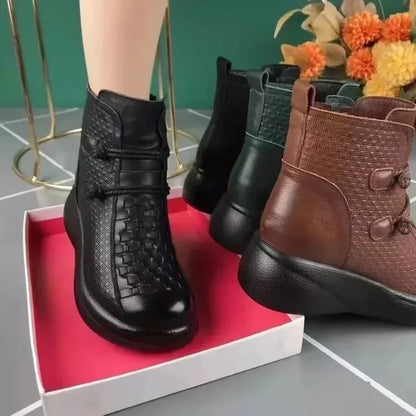 Bequeme und modische orthopädische Stiefel
