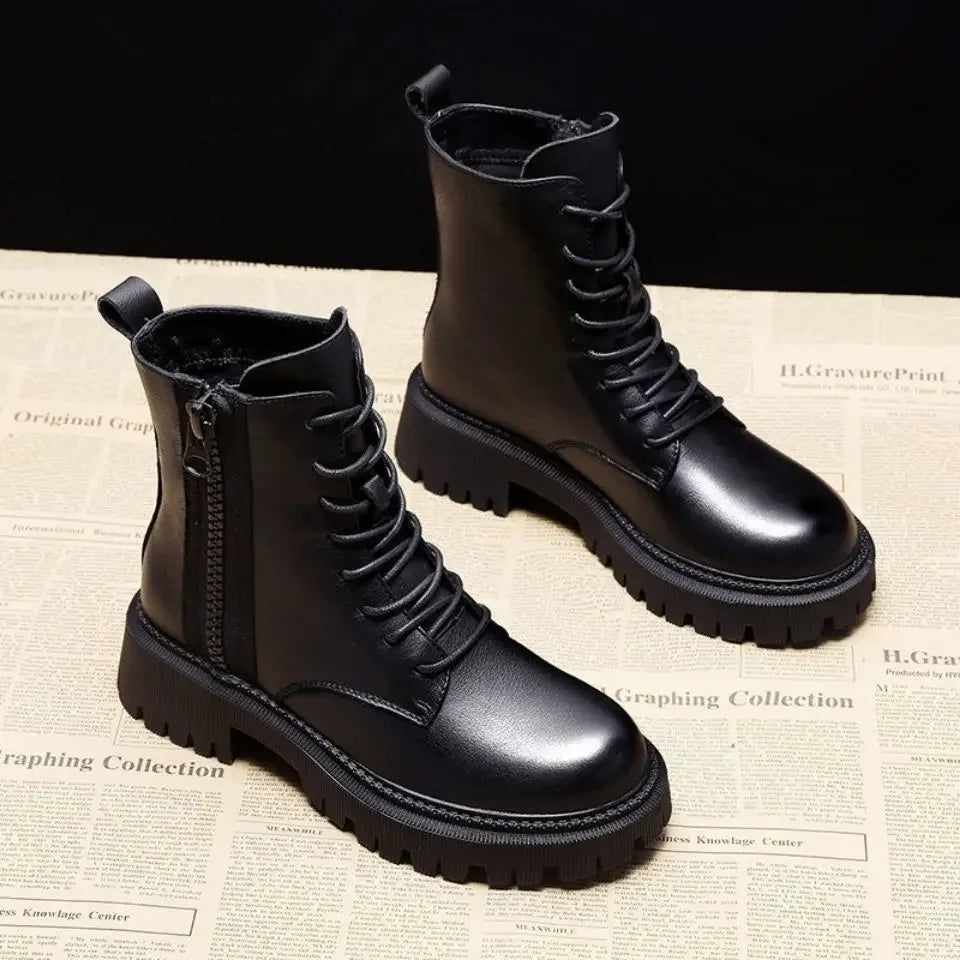 Elegante und stützende orthopädische Stiefel