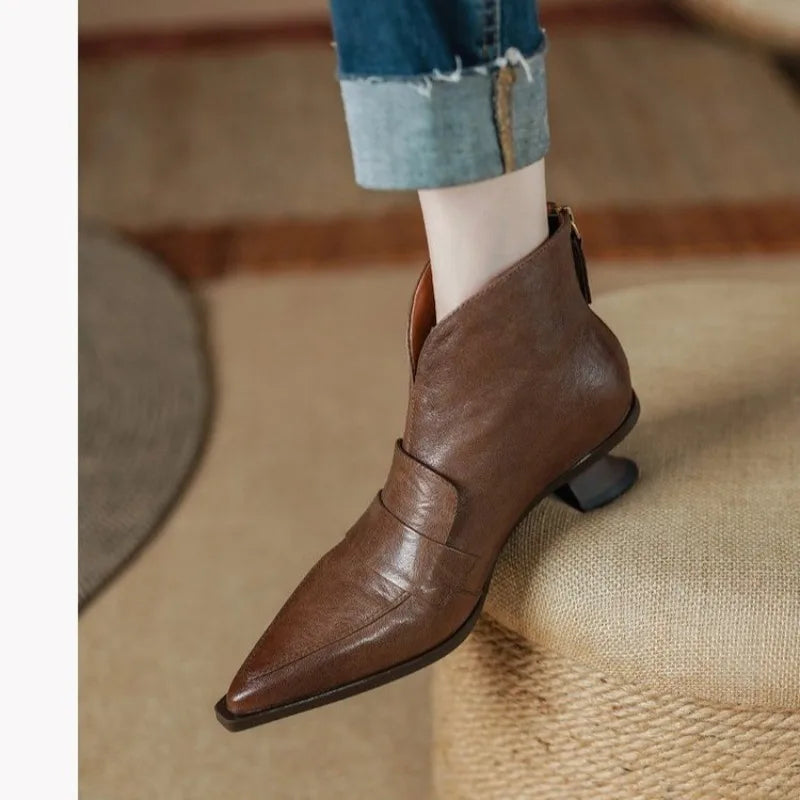 Maßgeschneiderte und bequeme orthopädische Stiefel