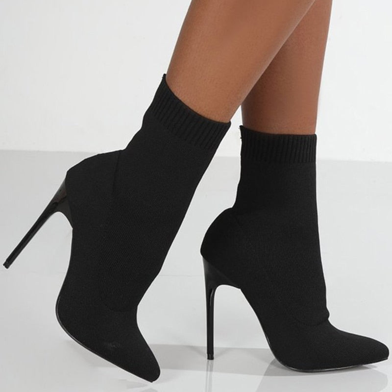 Anmutige Orthopädische Stiefel für modernen Look