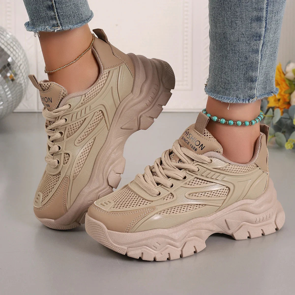 Lässige und stützende orthopädische Turnschuhe