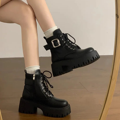 Stützende und trendige orthopädische Stiefel