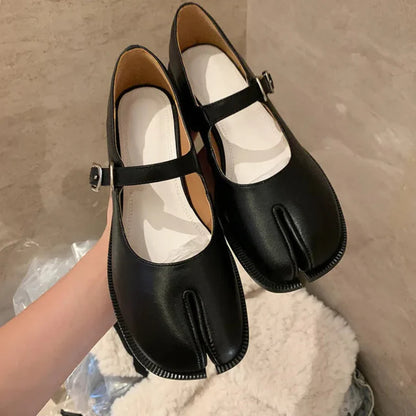 MW | Leder Split Toe Flats
