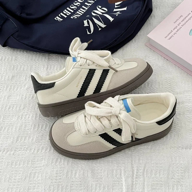 Lässige und stützende orthopädische Schuhe
