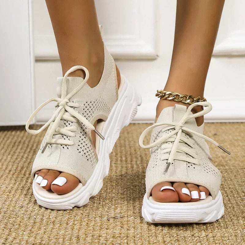 Elegante und stützende orthopädische Sandalen