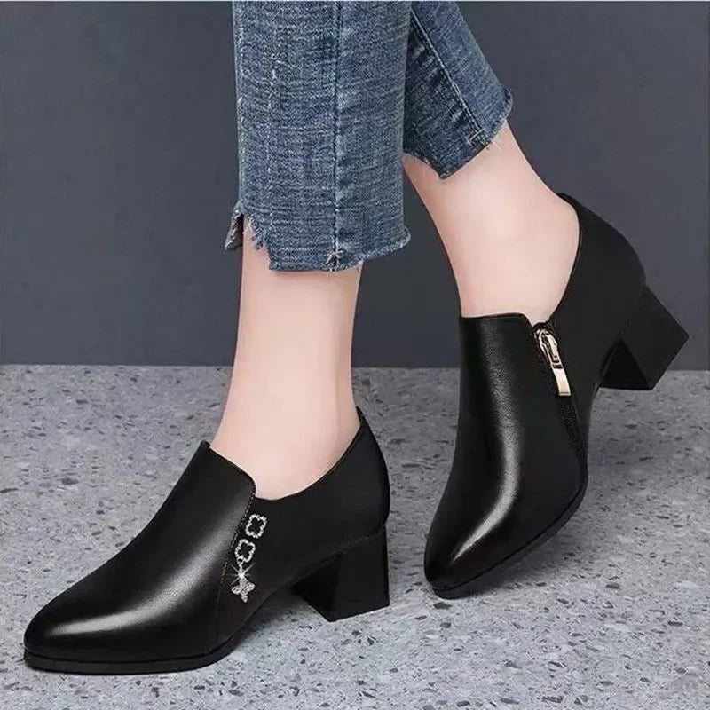 Maßgeschneiderte und bequeme orthopädische Stiefel